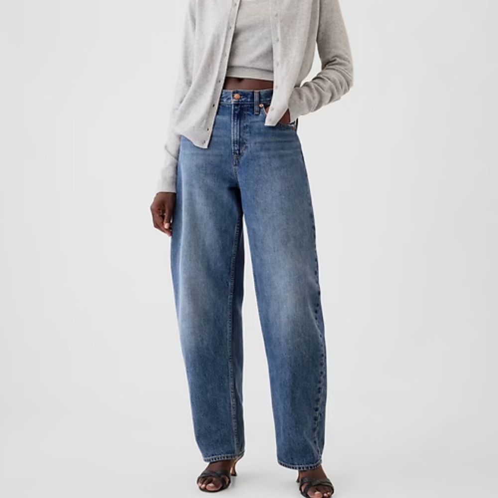 Gap High Rise Barrel jeans
